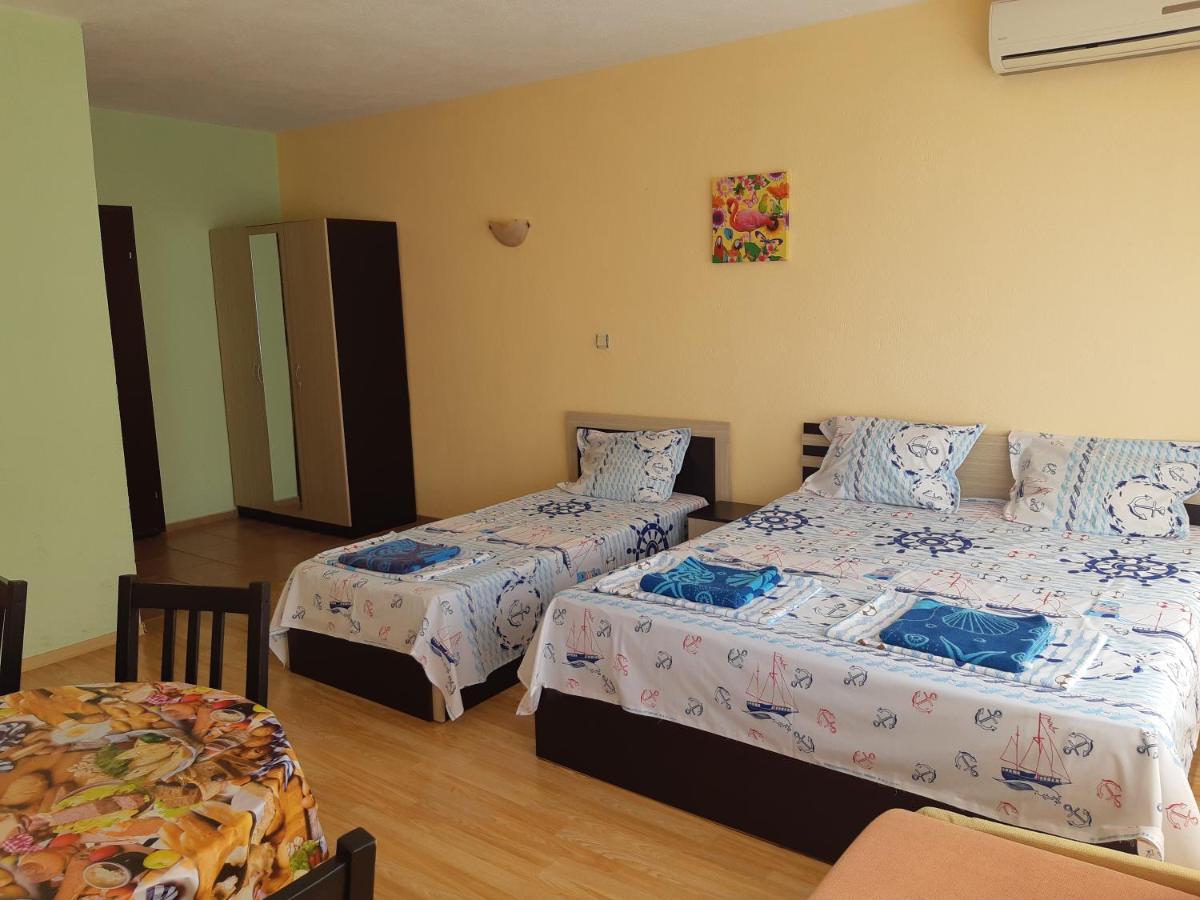 Kazlarov Guest House Kiten  Ngoại thất bức ảnh