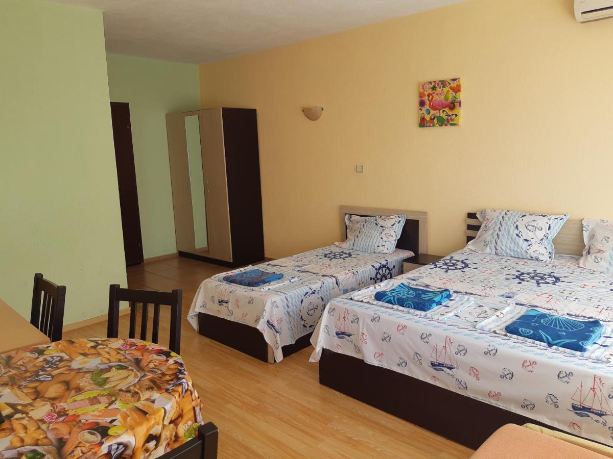 Kazlarov Guest House Kiten  Ngoại thất bức ảnh