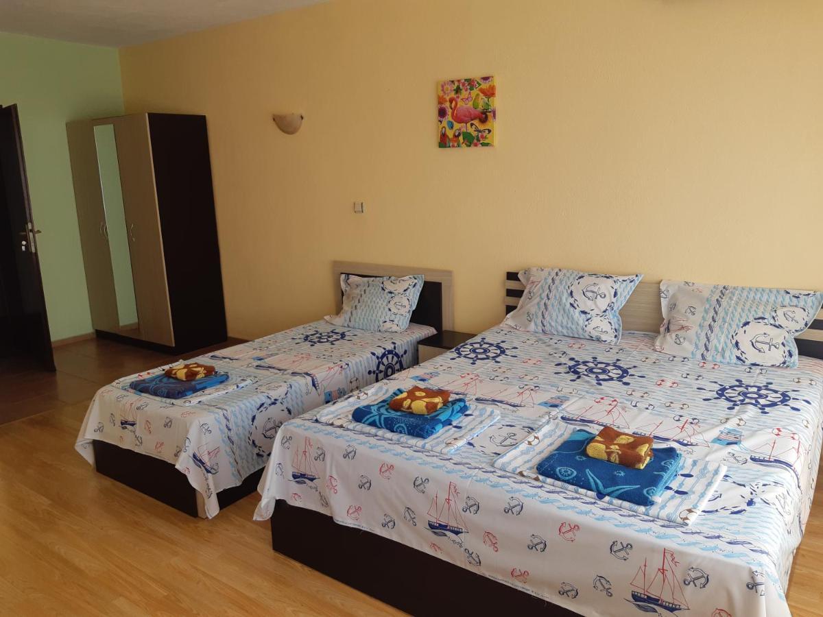 Kazlarov Guest House Kiten  Ngoại thất bức ảnh