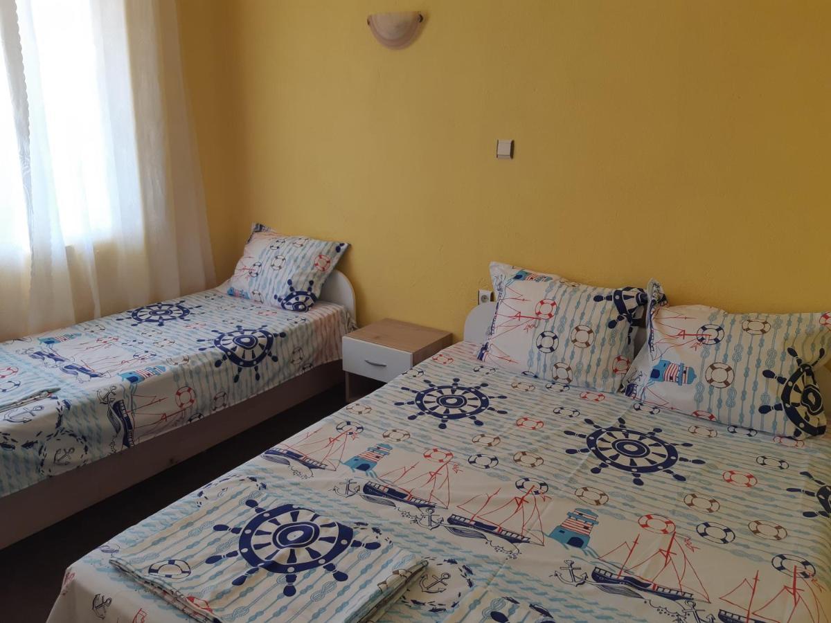 Kazlarov Guest House Kiten  Ngoại thất bức ảnh