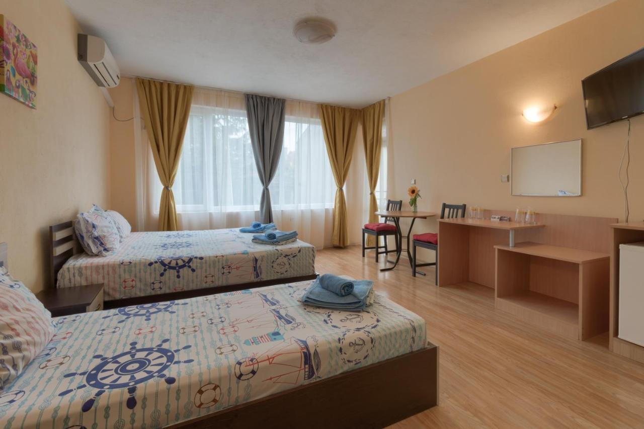 Kazlarov Guest House Kiten  Ngoại thất bức ảnh