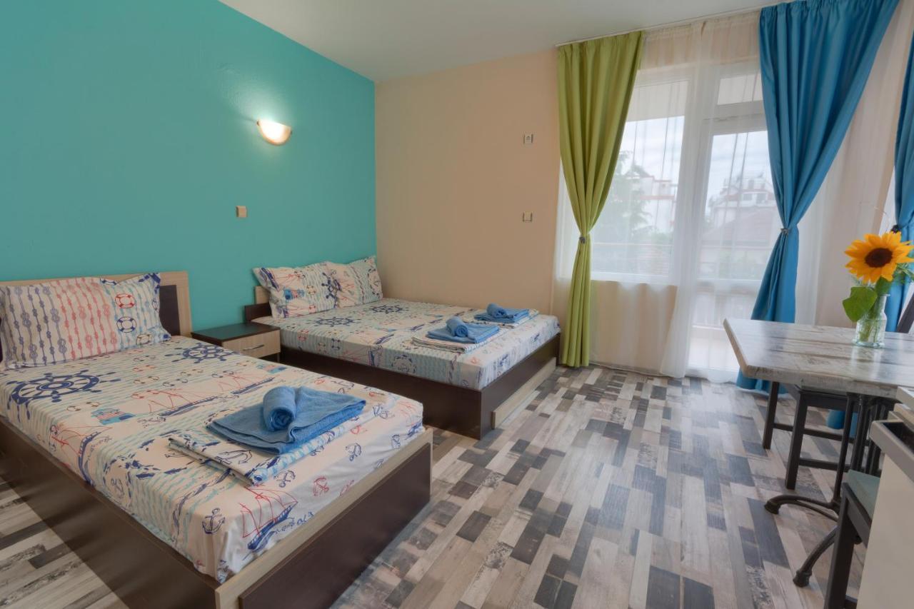 Kazlarov Guest House Kiten  Ngoại thất bức ảnh