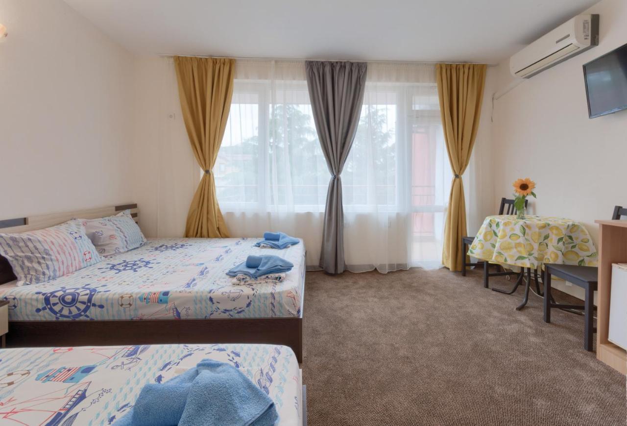 Kazlarov Guest House Kiten  Ngoại thất bức ảnh
