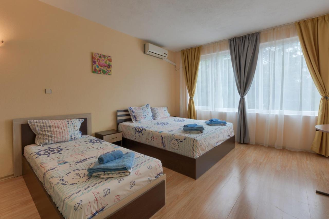 Kazlarov Guest House Kiten  Ngoại thất bức ảnh