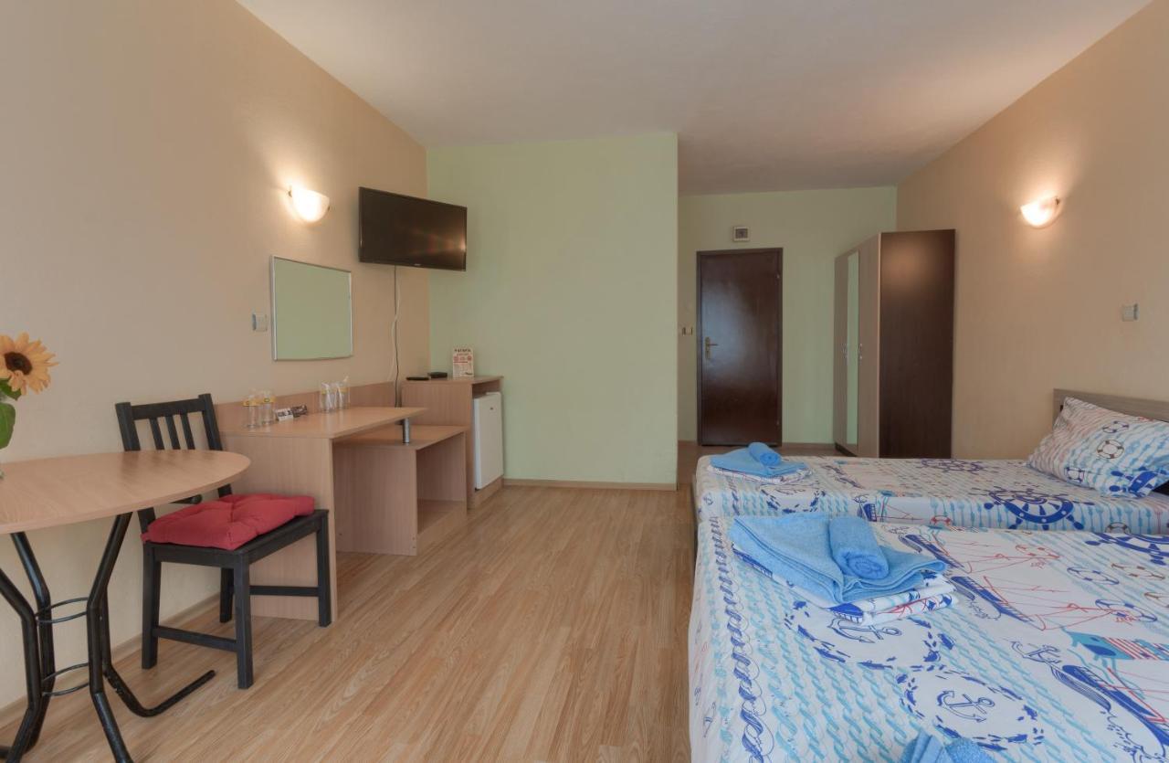 Kazlarov Guest House Kiten  Ngoại thất bức ảnh