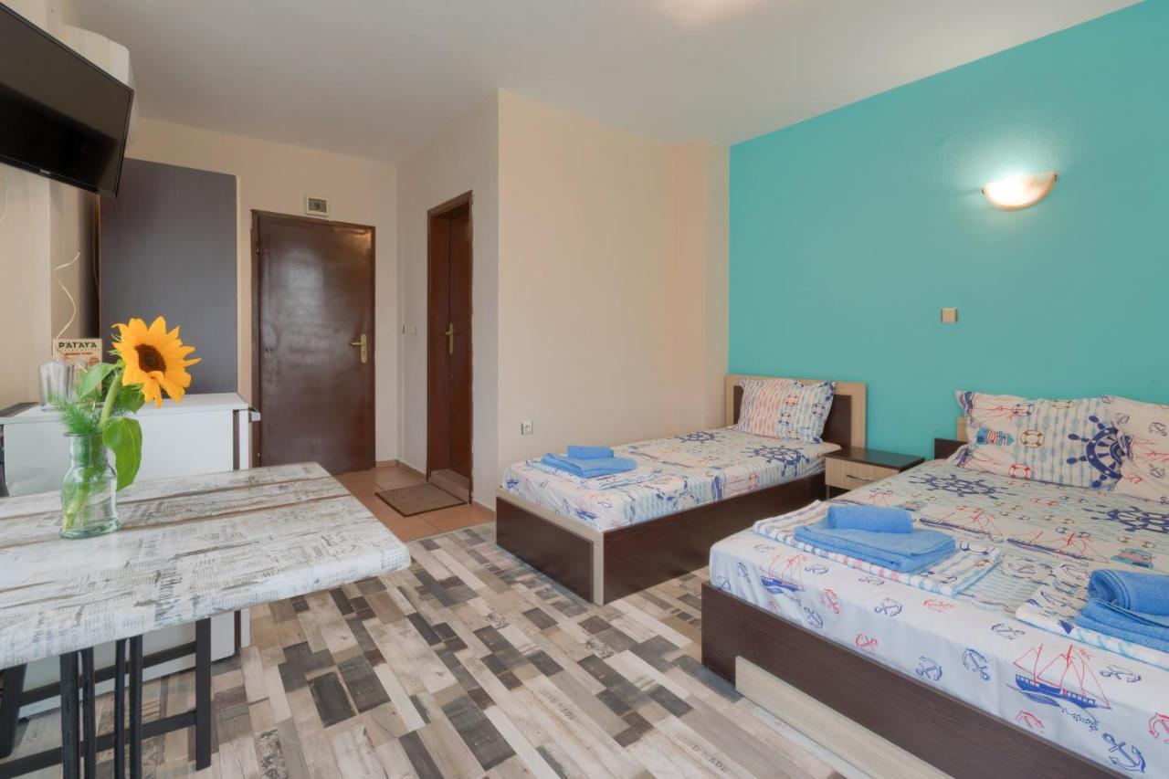 Kazlarov Guest House Kiten  Ngoại thất bức ảnh
