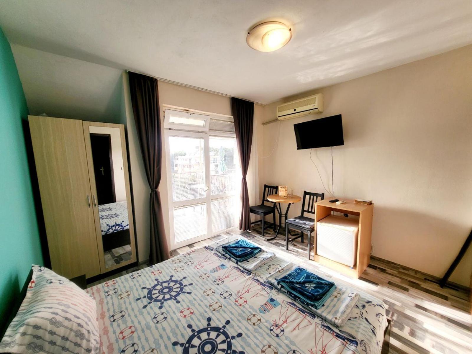 Kazlarov Guest House Kiten  Ngoại thất bức ảnh
