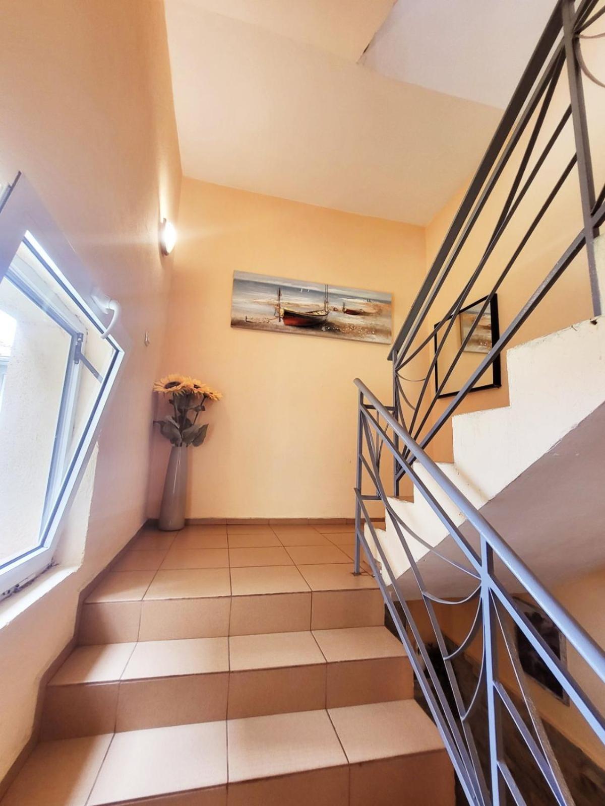 Kazlarov Guest House Kiten  Ngoại thất bức ảnh