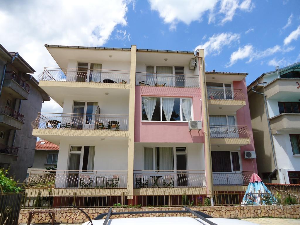 Kazlarov Guest House Kiten  Ngoại thất bức ảnh