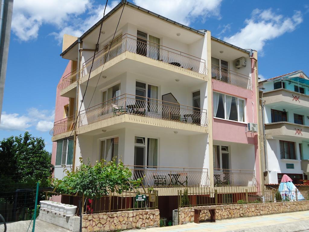 Kazlarov Guest House Kiten  Ngoại thất bức ảnh