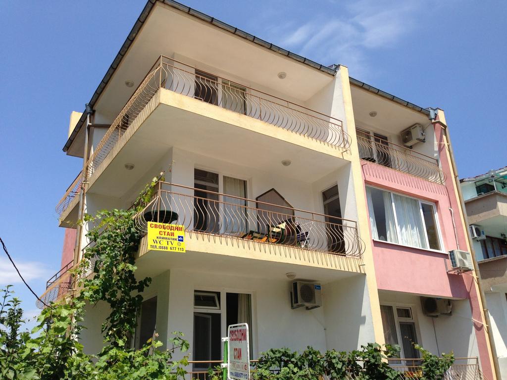 Kazlarov Guest House Kiten  Ngoại thất bức ảnh